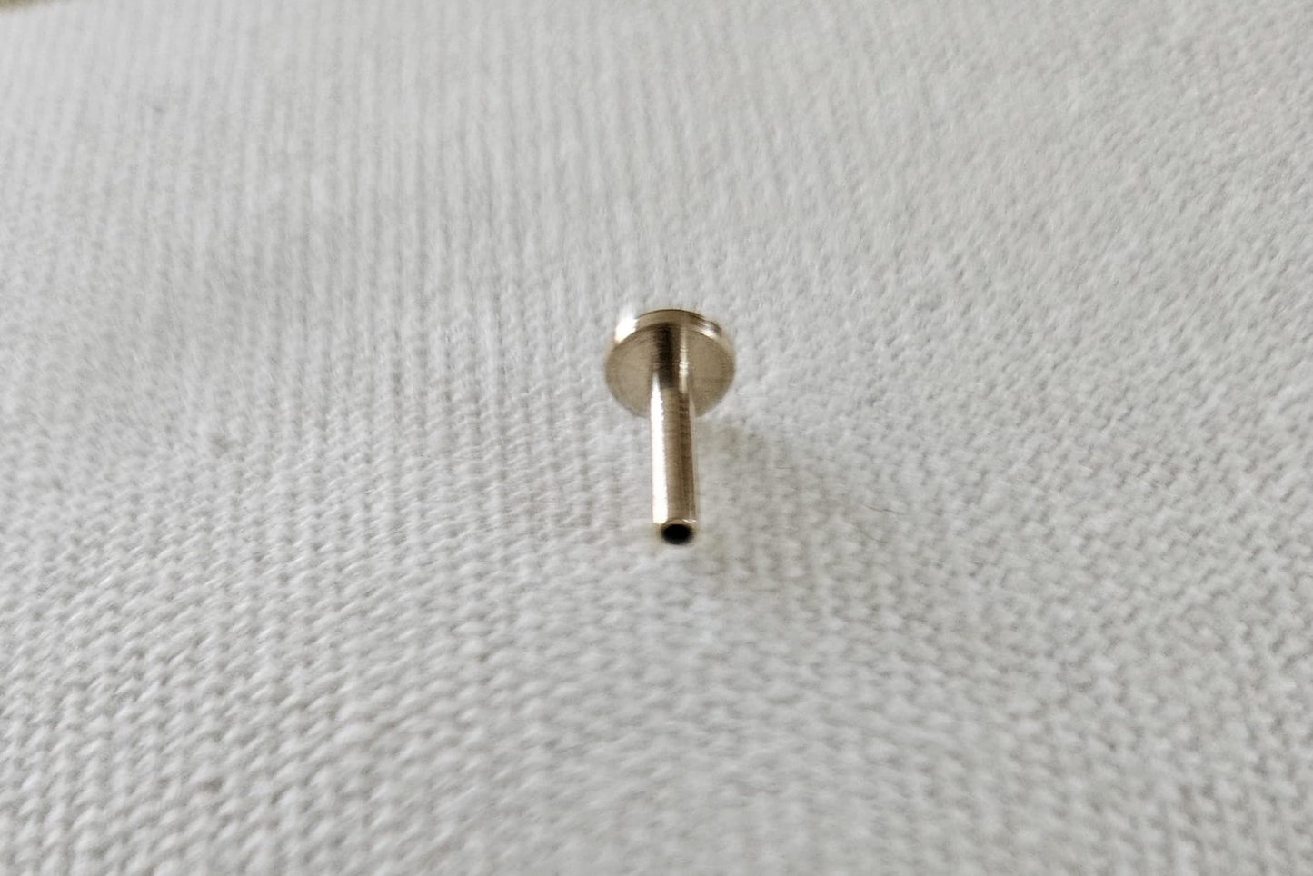 Solid Gold Flatback Threadless Labret